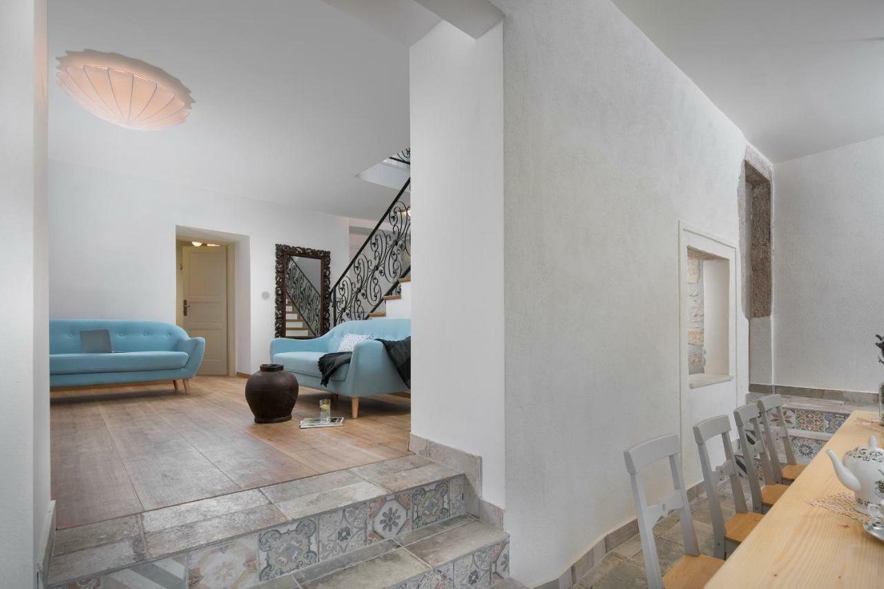 Mondinica Heritage House - Heated Pool Dobrinj Exterior foto